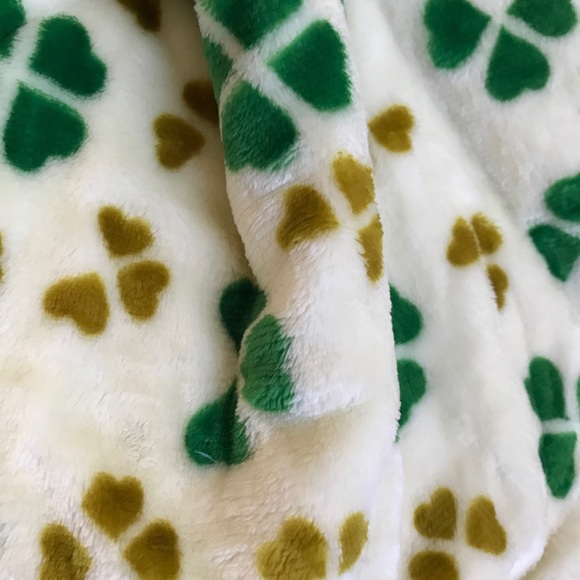 Kids Soft Fleece Mermaid Tail Blanket - Picture 3 of 3